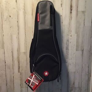 Road runner Avenue, serious soprano, ukulele, backpack, carrying case